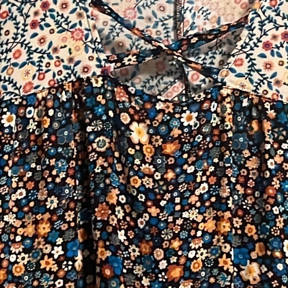 BCBGeneration Floral Ruffle Trimmed Top Size S - Picture 5 of 9